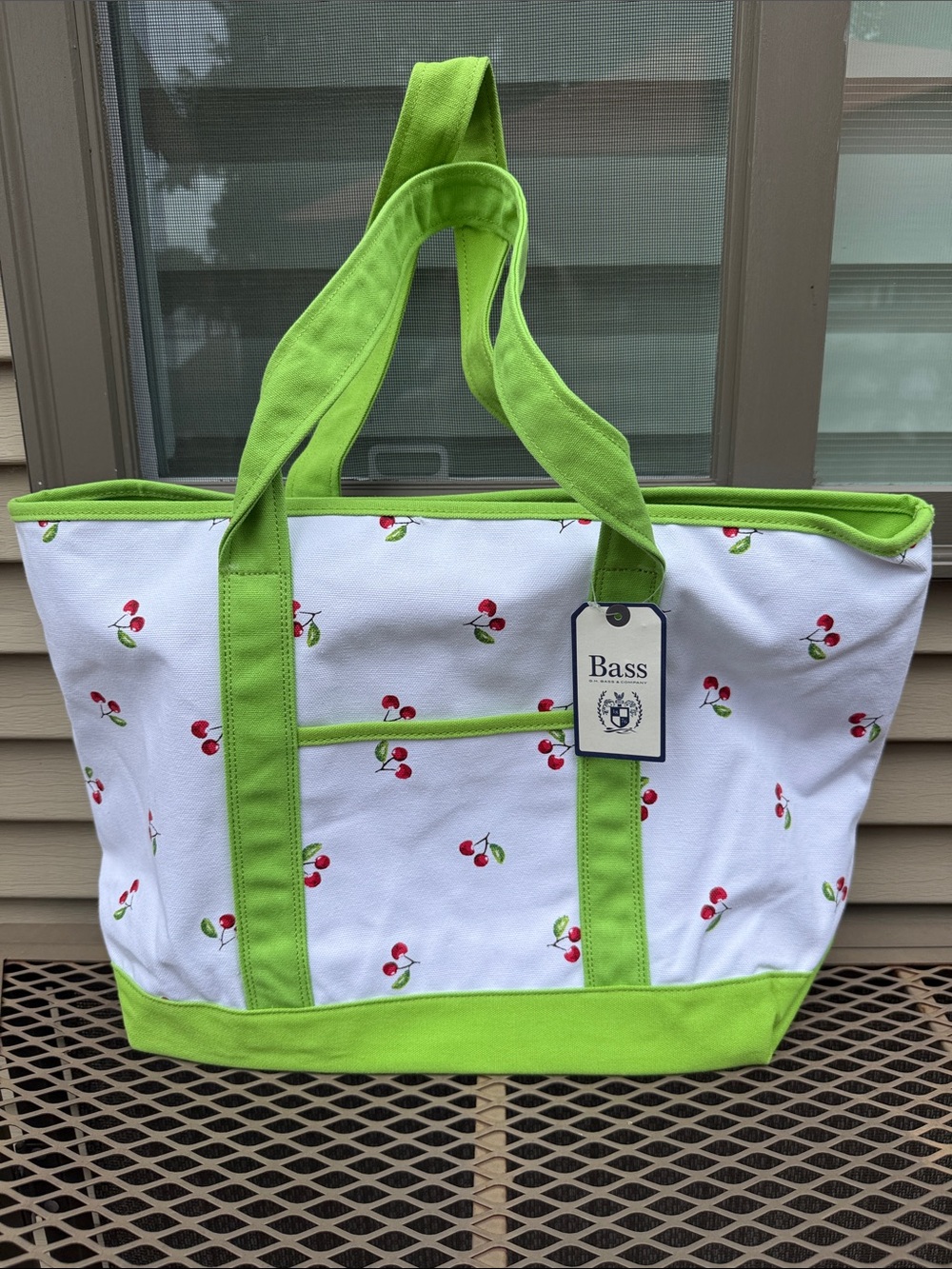 NWT G.H. Bass & Co. White Canvas Cherry Tote with Lime Green Trim Large